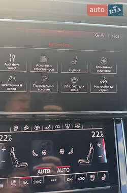 Внедорожник / Кроссовер Audi Q8 2018 в 