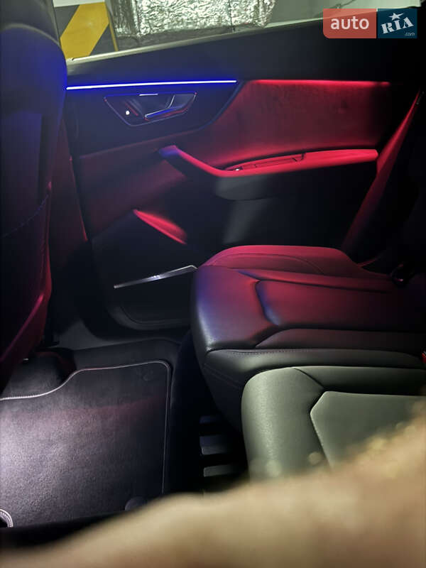 Внедорожник / Кроссовер Audi Q8 2018 в Киеве