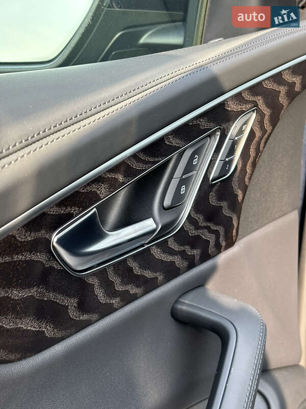 Внедорожник / Кроссовер Audi Q8 2023 в Львове