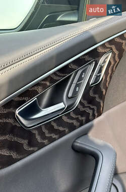 Внедорожник / Кроссовер Audi Q8 2023 в 