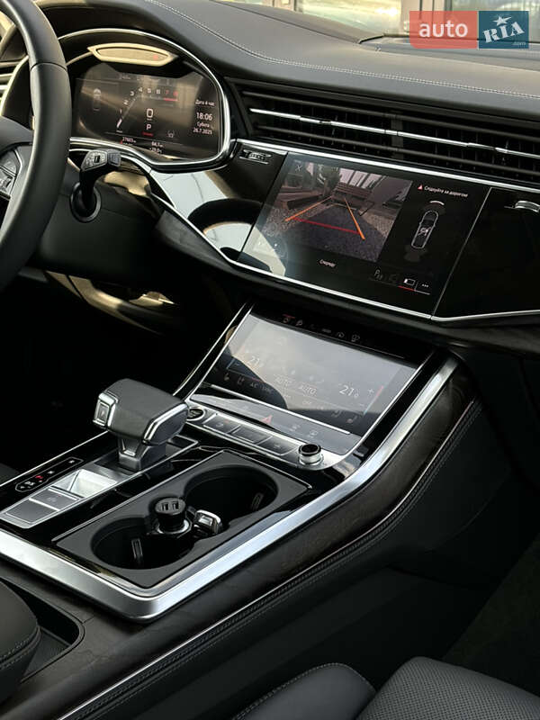 Внедорожник / Кроссовер Audi Q8 2023 в Львове