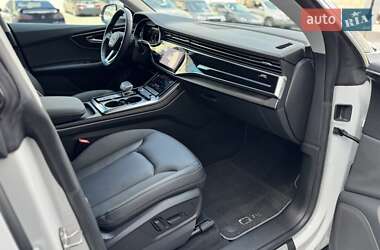 Внедорожник / Кроссовер Audi Q8 2023 в 
