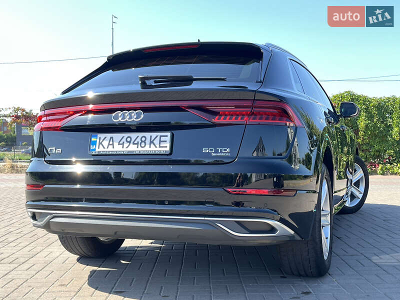Внедорожник / Кроссовер Audi Q8 2021 в Киеве