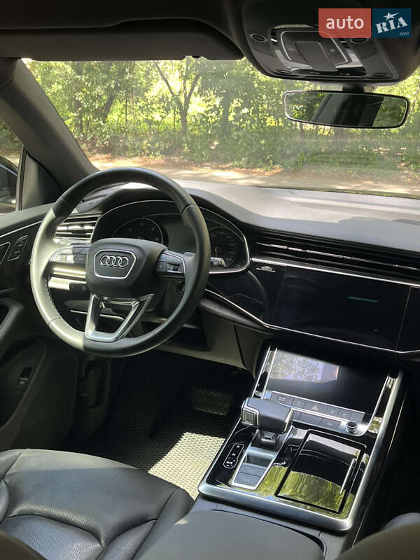 Внедорожник / Кроссовер Audi Q8 2021 в Киеве