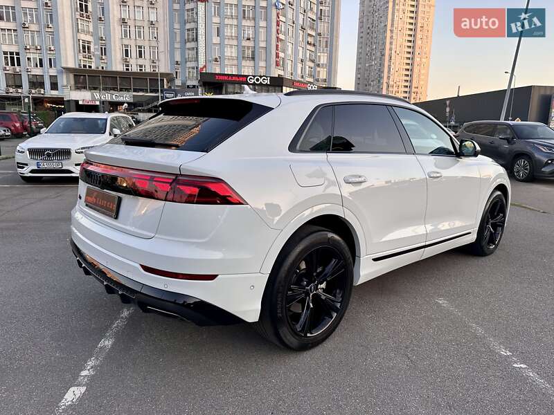 Внедорожник / Кроссовер Audi Q8 2023 в Киеве