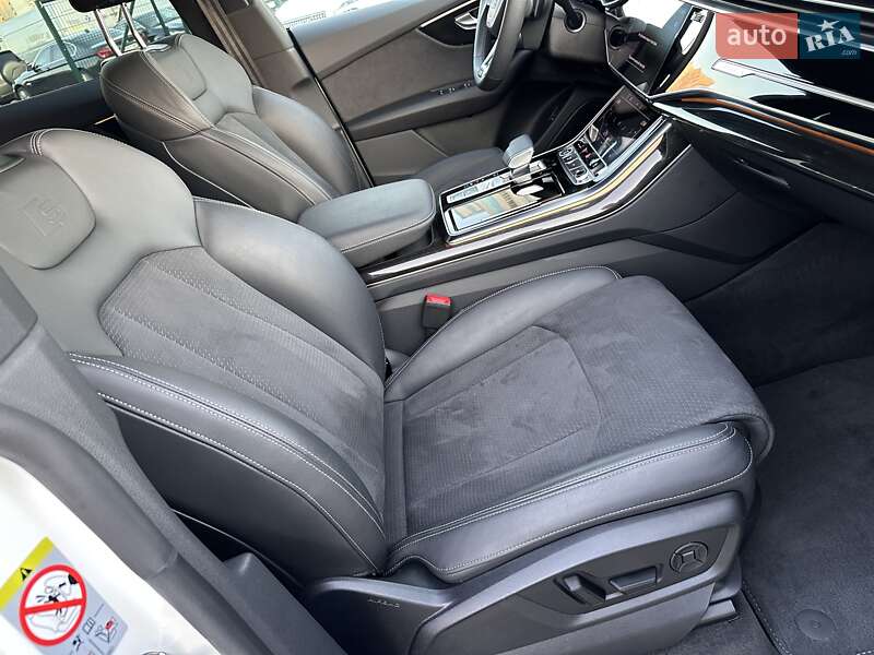 Внедорожник / Кроссовер Audi Q8 2023 в Киеве