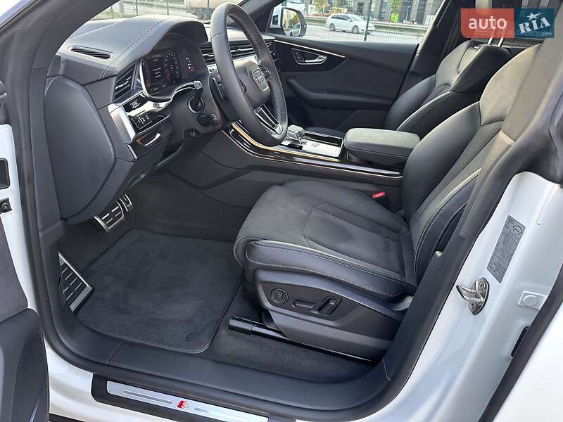 Внедорожник / Кроссовер Audi Q8 2023 в Киеве