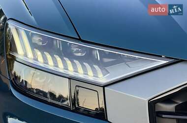 Внедорожник / Кроссовер Audi Q8 2021 в 