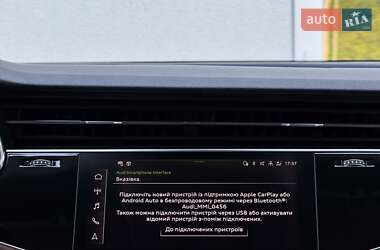 Внедорожник / Кроссовер Audi Q8 2021 в 