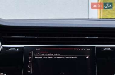 Внедорожник / Кроссовер Audi Q8 2021 в 