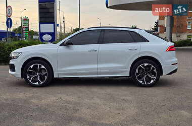 Внедорожник / Кроссовер Audi Q8 2019 в 