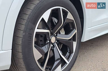 Внедорожник / Кроссовер Audi Q8 2019 в 