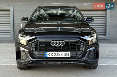 Внедорожник / Кроссовер Audi Q8 2022 в 