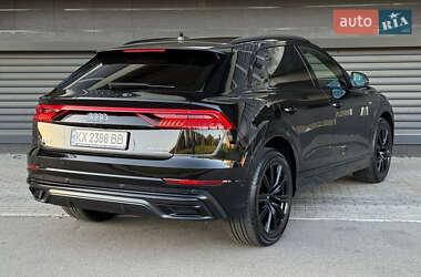 Внедорожник / Кроссовер Audi Q8 2022 в 