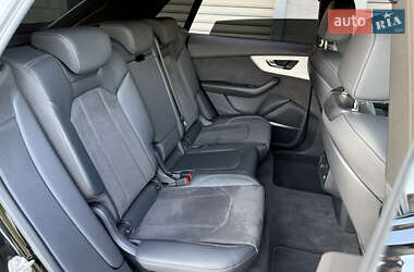Внедорожник / Кроссовер Audi Q8 2022 в 