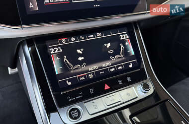 Внедорожник / Кроссовер Audi Q8 2022 в 