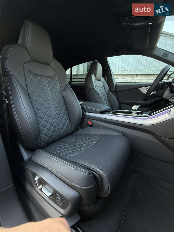 Внедорожник / Кроссовер Audi Q8 2025 в Киеве