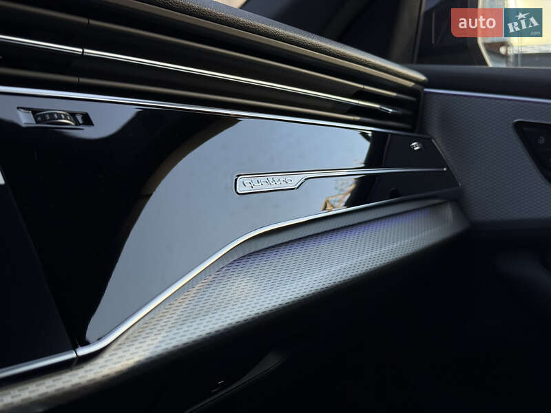 Внедорожник / Кроссовер Audi Q8 2025 в Киеве
