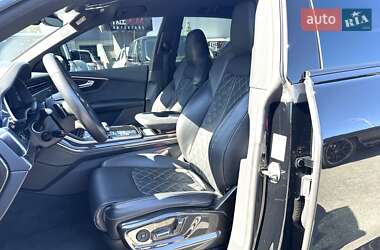 Внедорожник / Кроссовер Audi Q8 2018 в 