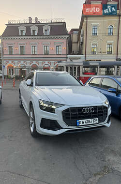 Позашляховик / Кросовер Audi Q8 2018 в 