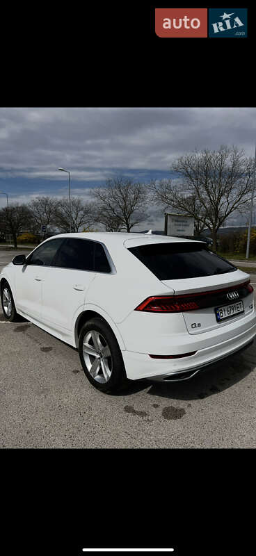 Внедорожник / Кроссовер Audi Q8 2020 в 