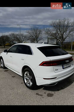 Внедорожник / Кроссовер Audi Q8 2020 в 