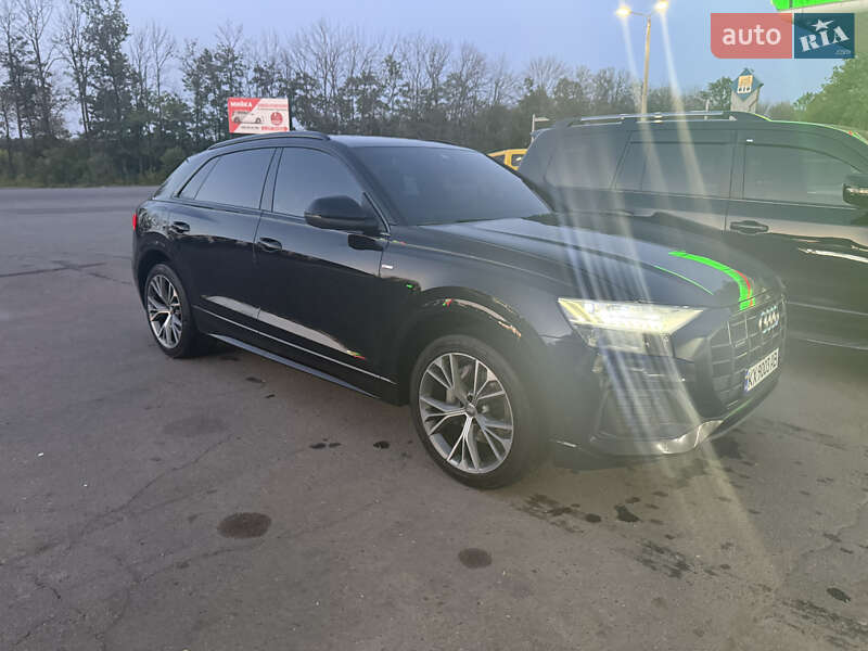 Внедорожник / Кроссовер Audi Q8 2020 в Харькове