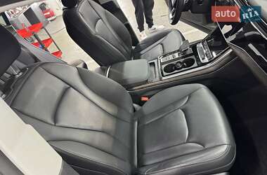 Внедорожник / Кроссовер Audi Q8 2020 в 
