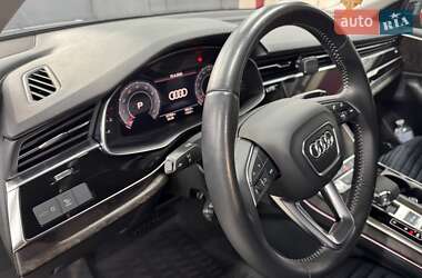 Внедорожник / Кроссовер Audi Q8 2020 в 
