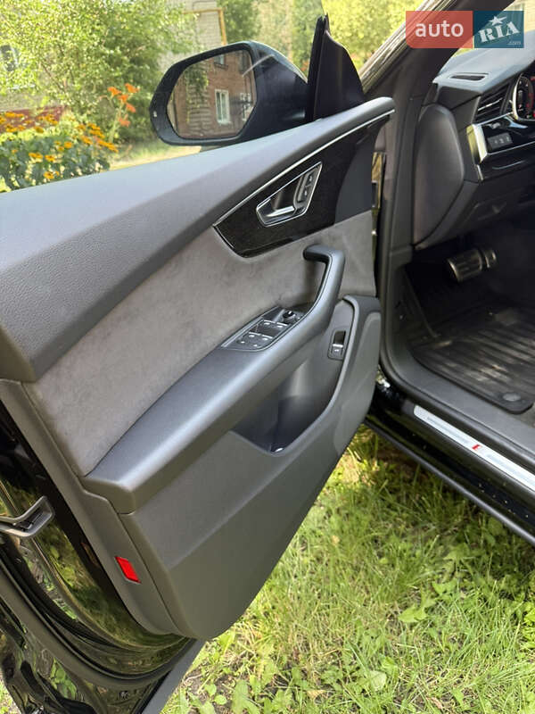 Внедорожник / Кроссовер Audi Q8 2020 в Харькове