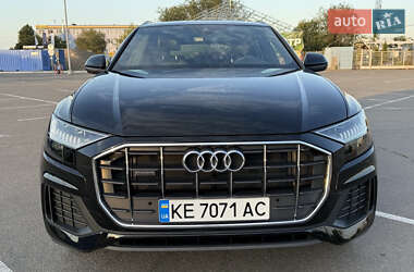 Внедорожник / Кроссовер Audi Q8 2023 в 