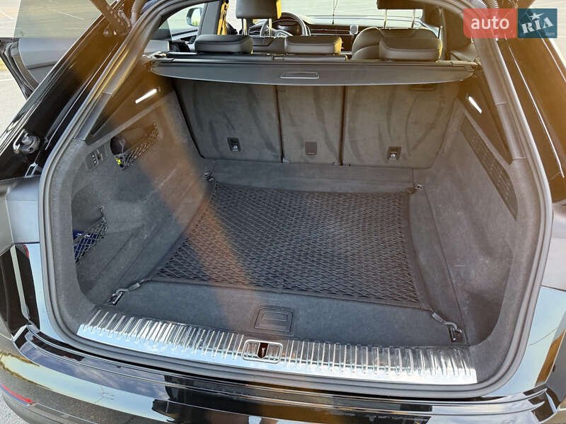 Позашляховик / Кросовер Audi Q8 2023 в Дніпрі