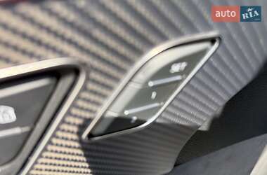 Внедорожник / Кроссовер Audi Q8 2023 в 