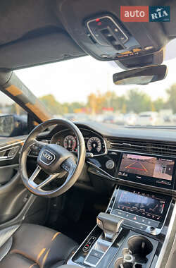 Внедорожник / Кроссовер Audi Q8 2019 в 