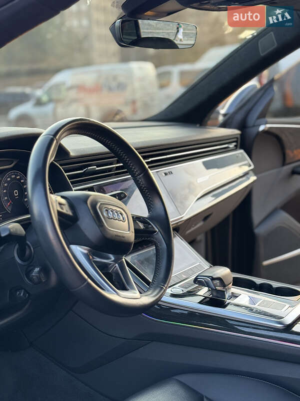 Внедорожник / Кроссовер Audi Q8 2019 в Харькове