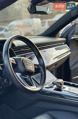 Внедорожник / Кроссовер Audi Q8 2019 в 