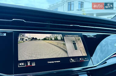 Внедорожник / Кроссовер Audi Q8 2025 в 