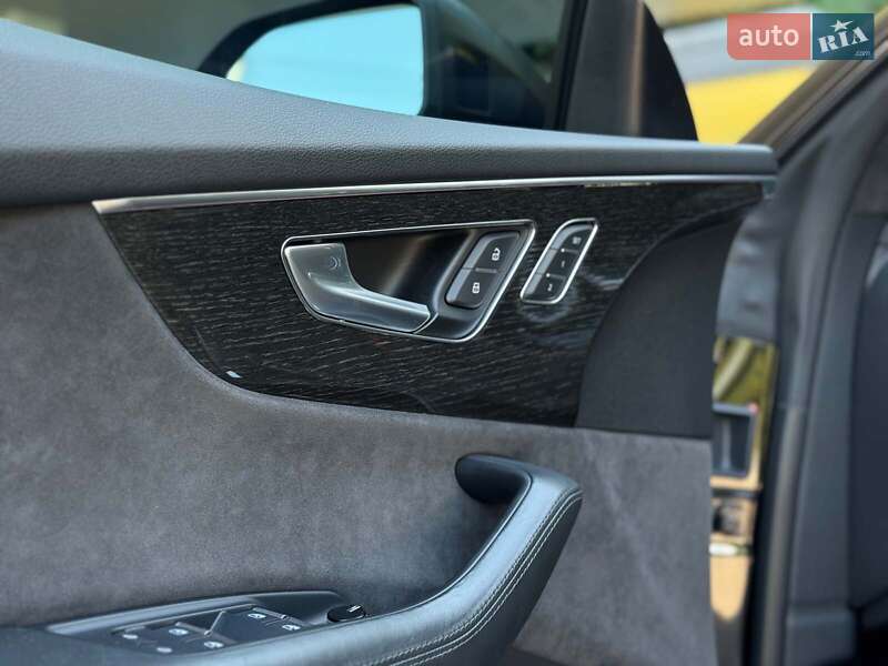 Позашляховик / Кросовер Audi Q8 2019 в Києві