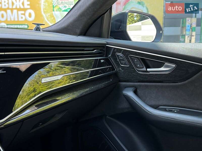 Позашляховик / Кросовер Audi Q8 2019 в Києві