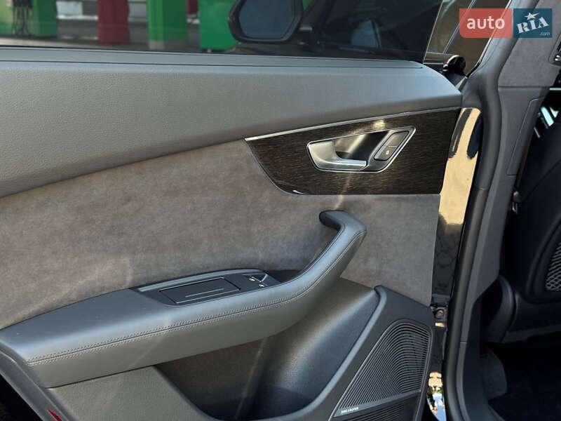 Позашляховик / Кросовер Audi Q8 2019 в Києві