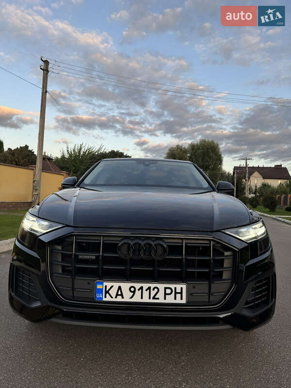 Внедорожник / Кроссовер Audi Q8 2020 в Киеве