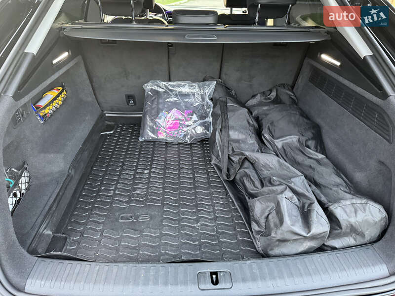 Внедорожник / Кроссовер Audi Q8 2020 в Киеве