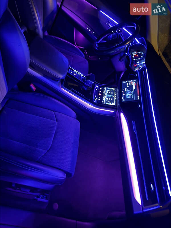 Позашляховик / Кросовер Audi Q8 2020 в Києві