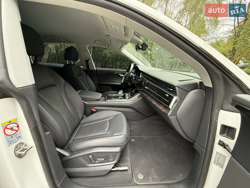 Внедорожник / Кроссовер Audi Q8 2020 в Тернополе