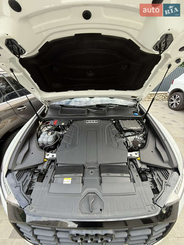 Внедорожник / Кроссовер Audi Q8 2020 в Тернополе