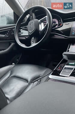 Внедорожник / Кроссовер Audi Q8 2018 в 