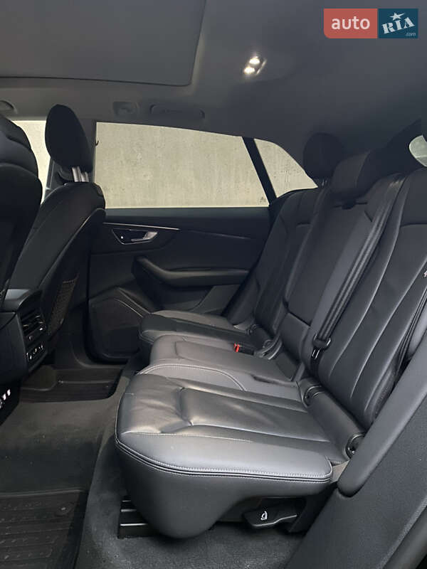 Внедорожник / Кроссовер Audi Q8 2018 в Тячеве