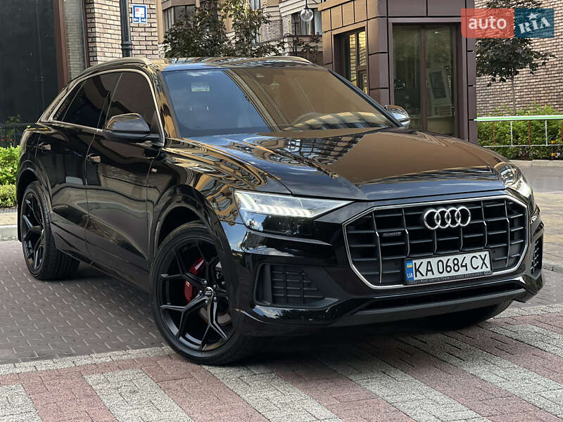 Внедорожник / Кроссовер Audi Q8 2021 в Киеве