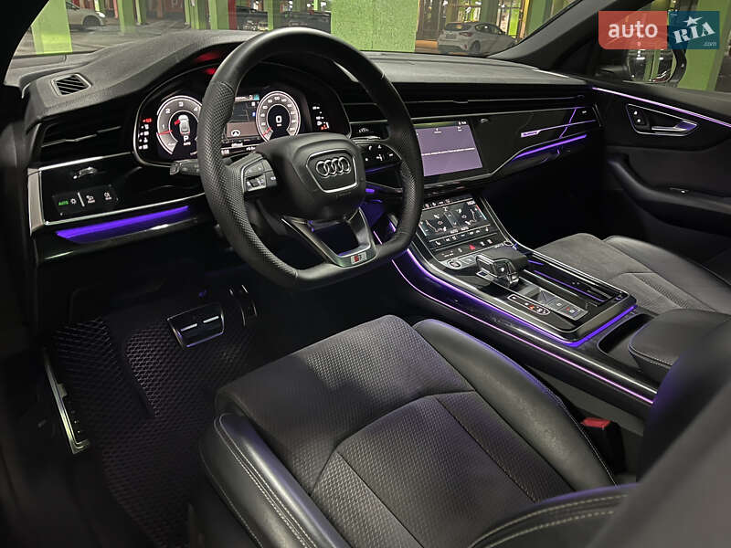 Внедорожник / Кроссовер Audi Q8 2021 в Киеве