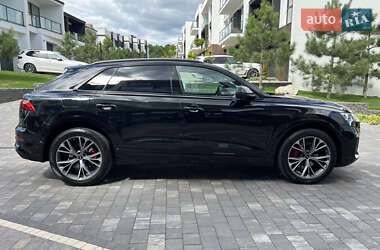 Внедорожник / Кроссовер Audi Q8 2024 в 